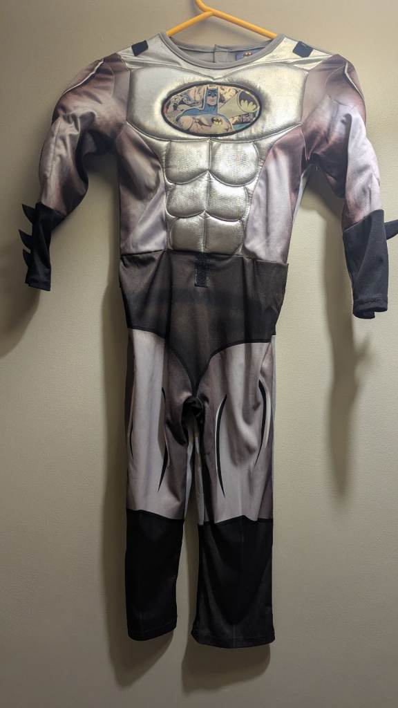 Fancy Dress Padded Batman Dress-Up Suit – Size 5–6 Years – £3