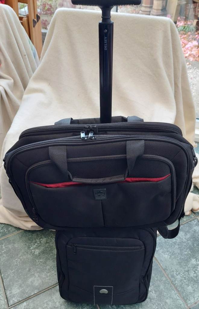 Delsey Black Rolling Laptop Backpack / Suitcase – Good Condition