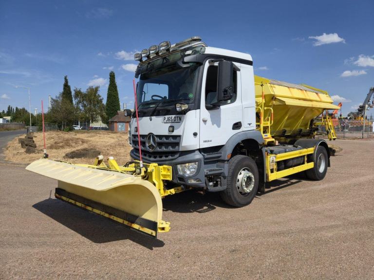 MERCEDES AROCS 1824 2015 (65) EURO 6, 18 TON ECON GRITTER TRUCK, SNOW PLOUGH
