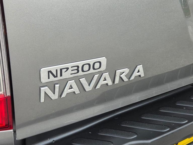 2016 Nissan Navara Double Cab Pick Up Tekna 2.3dCi 190 4WD PICK UP DIESEL Manual