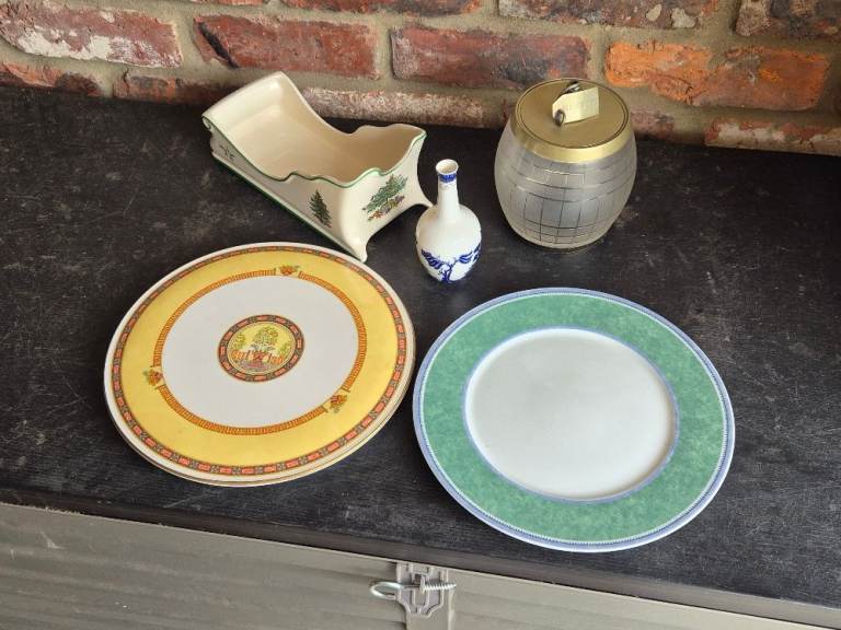  Royal worcester , Spode, Aynsley,Villeroy & Bosh, along with an antigue biscuit barrel