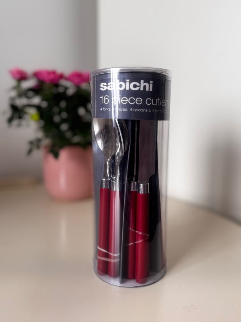 New! Sabichi 16-piece cutlery set