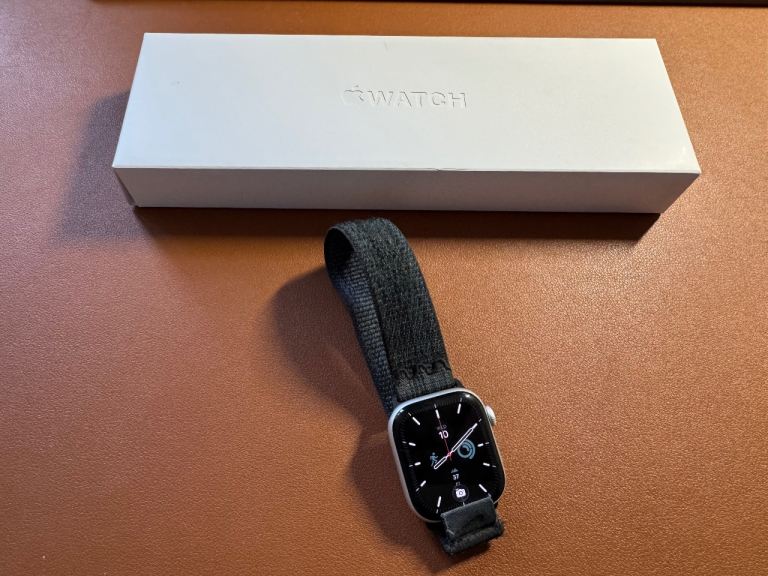 Apple Watch Series 10 | 42mm GPS | Nike Black/Blue Sport Band
