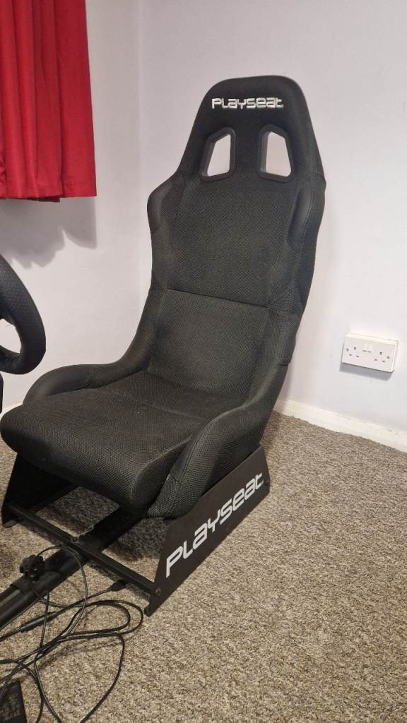 Logitech G920 wheel and pedals with Playseat active racing seat