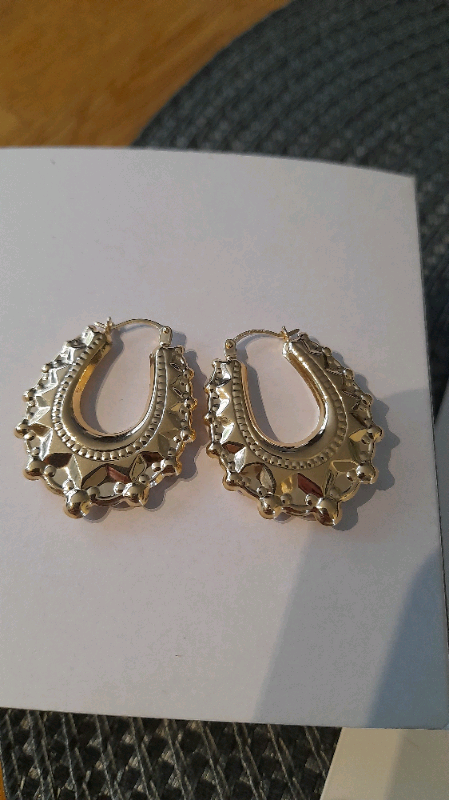💥Brand new💥 9ct gold medium creole earrings 3cm £115