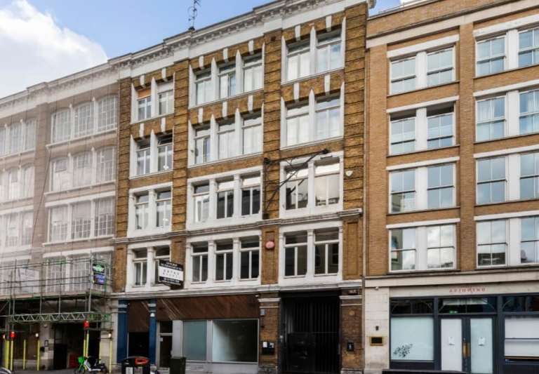 Furnished office for rent in *Shoreditch*. Office Space for 40 desks EC2A