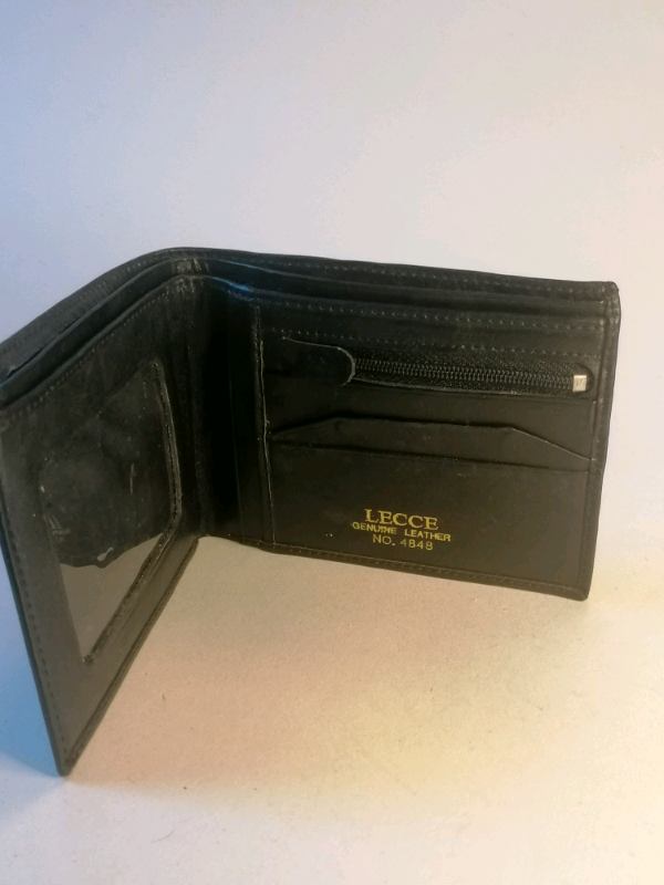 LECCE Genuine Leather Man's wallet. 