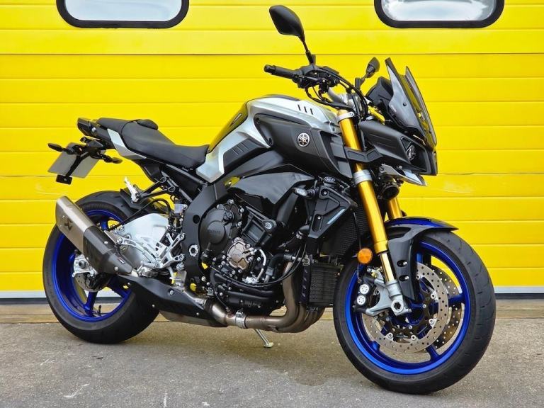 Yamaha MT-10 SP! AKRAPOVIC EXHAUST! HEATED GRIPS! PRISTINE CONDITION