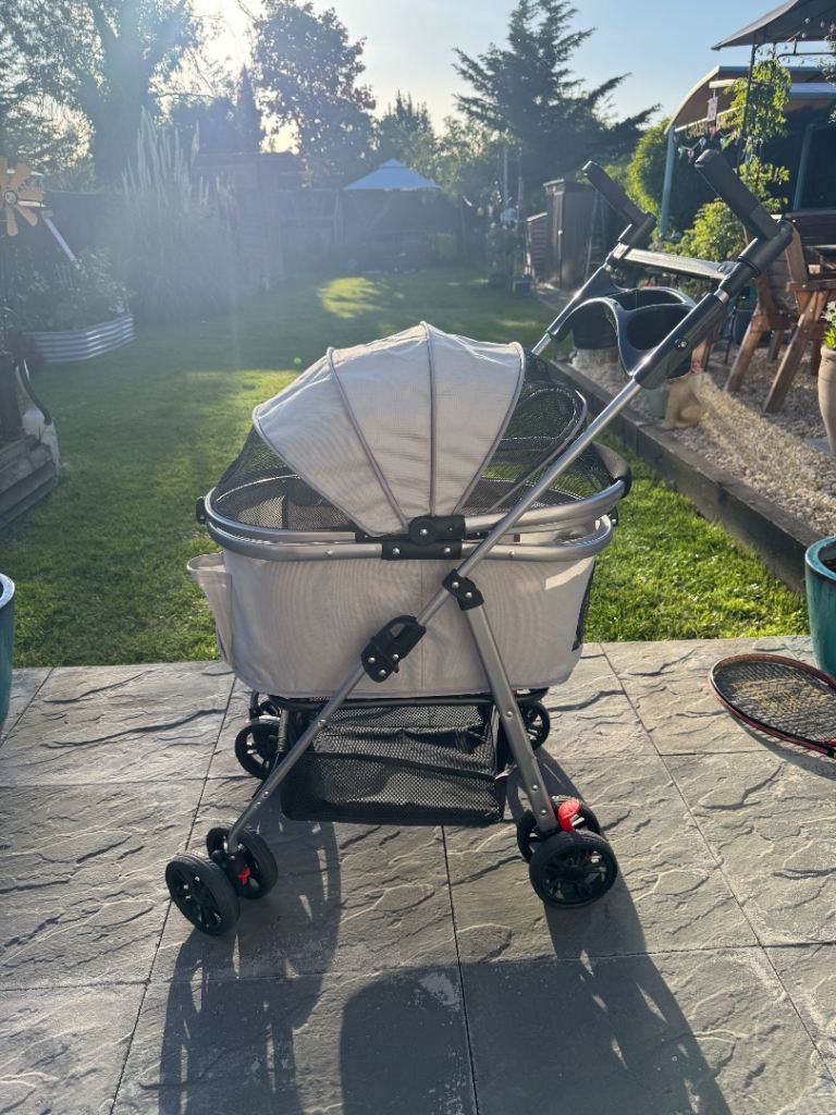 Dog stroller