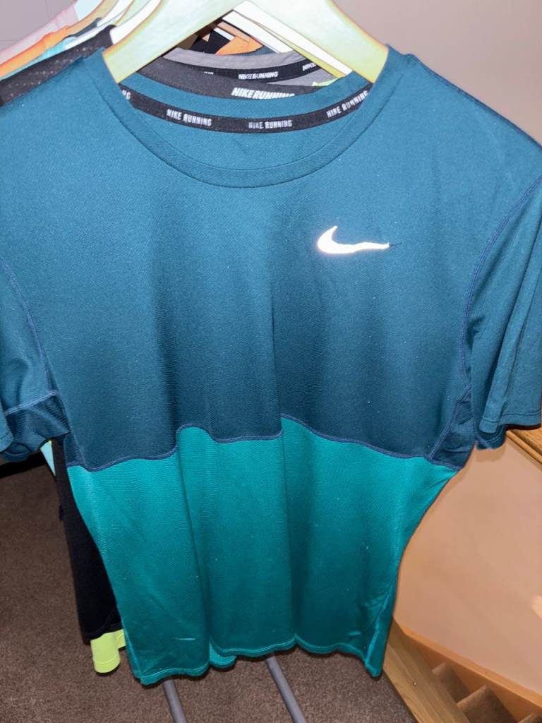 14x Nike & Under Armour Tops. S & M. Excellent Condition. Cost £35-£45 each, accept £8/£10 each