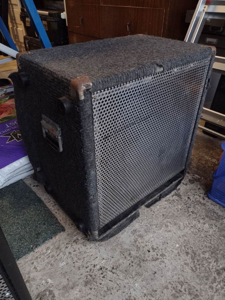 Pair of Bass Guitar Speaker Cabinets 2x200w 