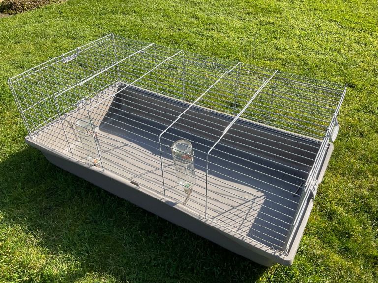 Large Guinea pig /dwarf rabbit cage. 120cm x 65cm