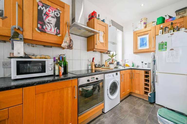 1 BEDROOM FLAT WELLS HOUSE ROAD EAST ACTON NW10