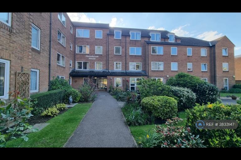 1 bedroom flat in Cardington Road, Bedford, MK42 (1 bed) (#2833147)