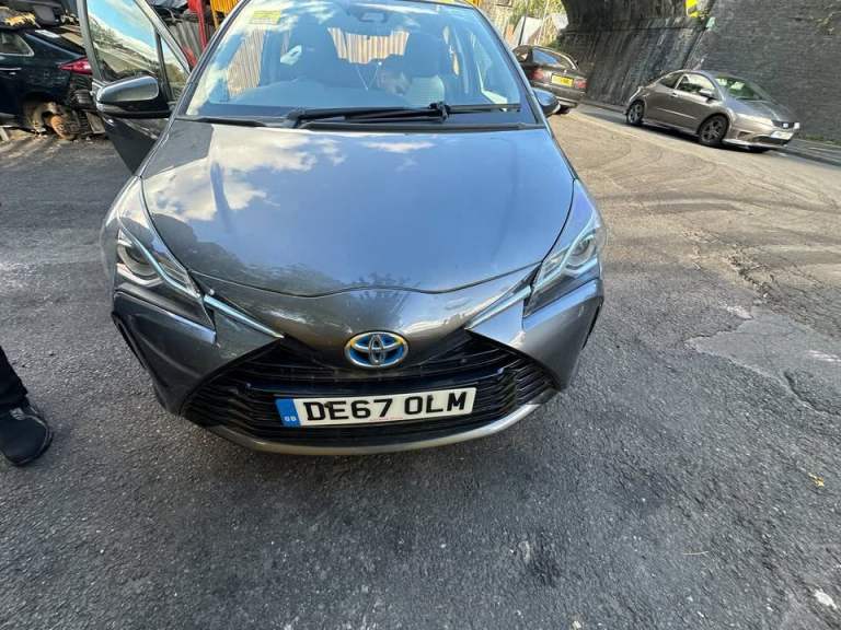 TOYOTA YARIS 2017 BREAKING FOR PARTS