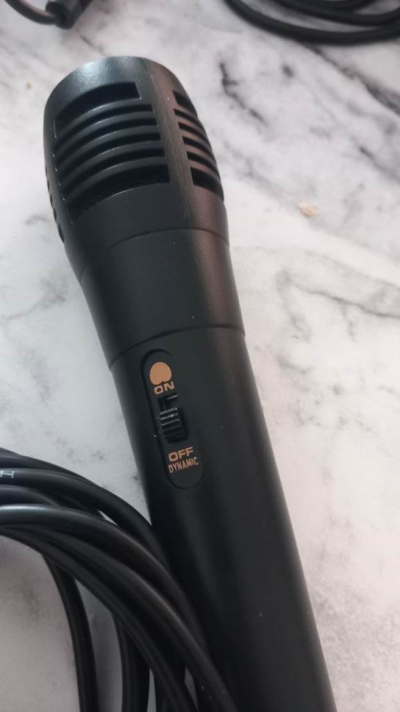 4  x Karaoke Mics