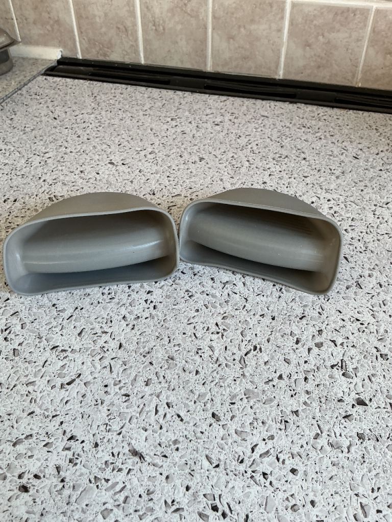 Silicone oven mitts