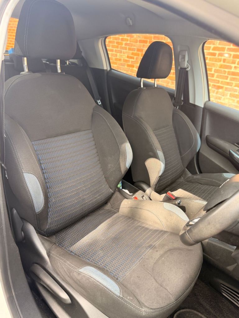 Peugeot, 208, Hatchback, 2013, Semi-Auto, 1398 (cc), 5 doors