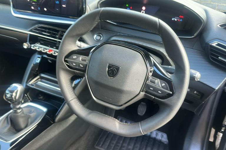  Peugeot 208 1.2 Puretech Allure Hatchback 5dr Petrol Manual Euro 6 s/s 100 Ps