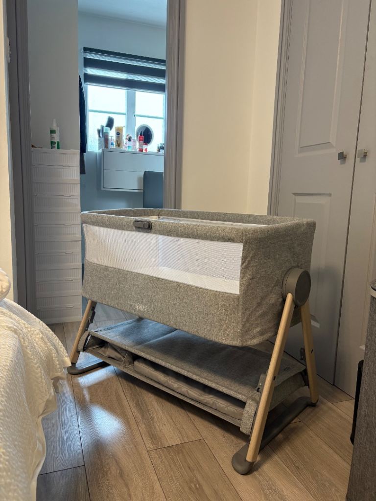 mamas and papas lua bedside crib 