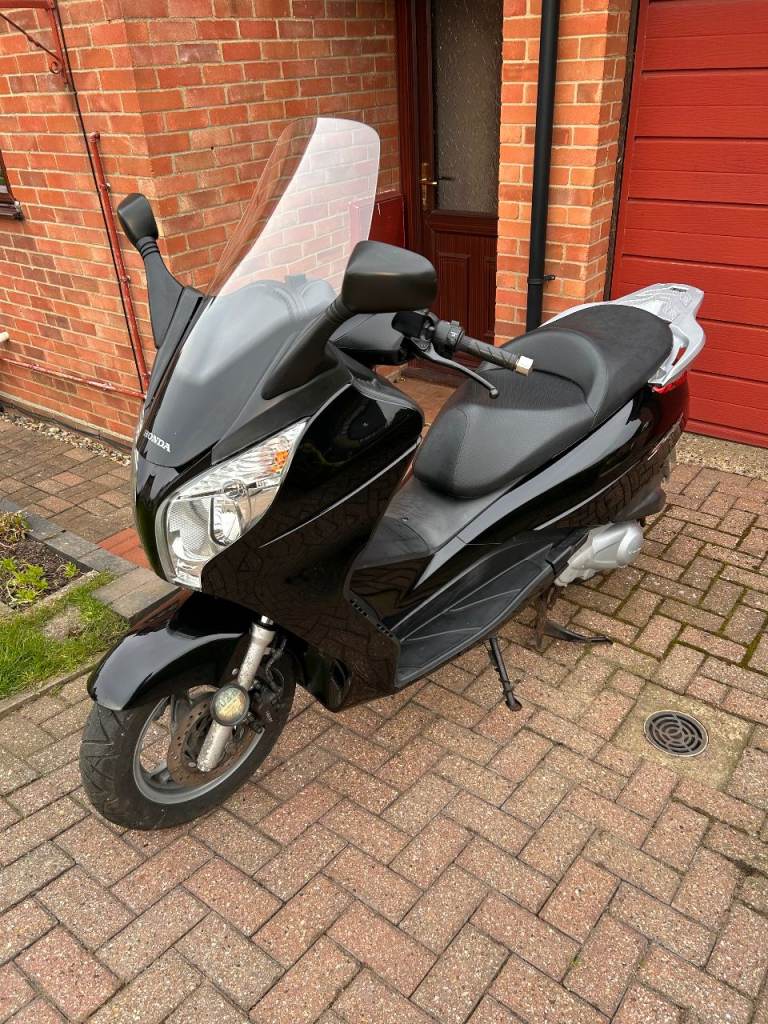 Honda S-Wing 125cc Maxi Scooter for sale in black