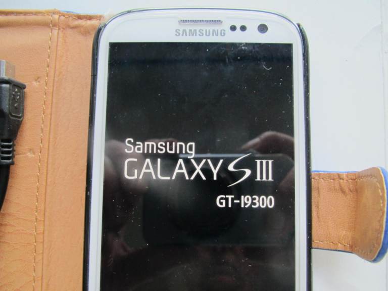 Samsung Galaxy S III GT-I9300 - White, Good Condition