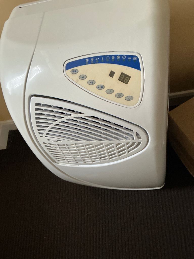 Portable Air Conditioner Unit – White, Fair Condition