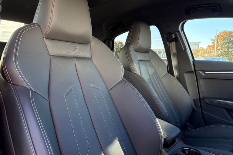 2025 Audi A3 Black Edition 35 TFSI  150 PS S tronic SUV PETROL Automatic