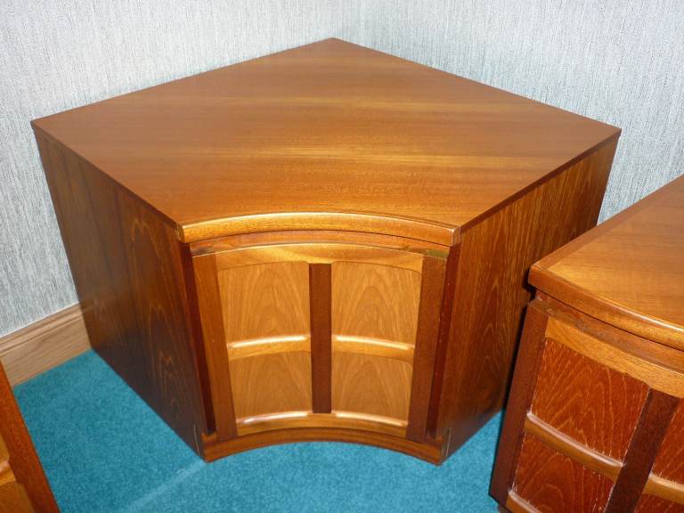Mid Century Nathan Unit