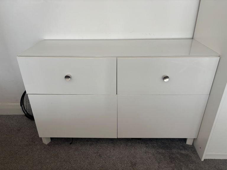 FREE CHEST OF DRAWS 