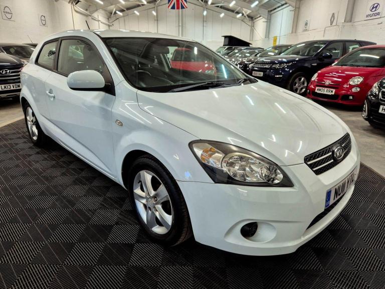 2011 Kia Pro Ceed 1.4 VR-7 3dr HATCHBACK PETROL Manual
