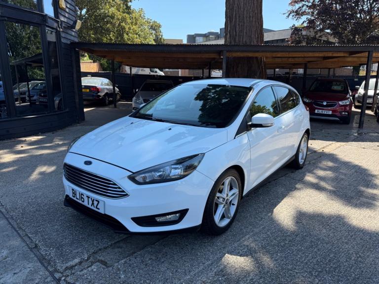 2016 Ford Focus 1.0 EcoBoost 125 Zetec 5dr HATCHBACK Petrol Manual