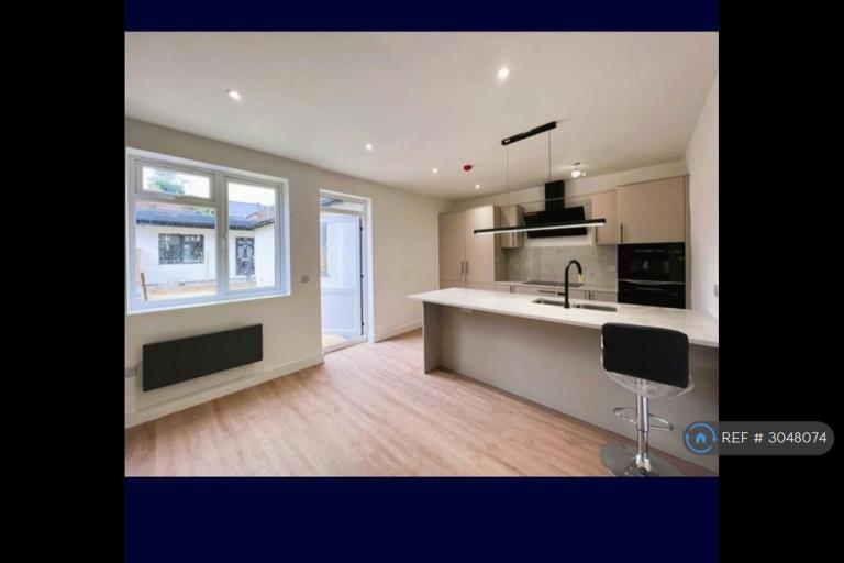 6 bedroom house in Granville Road, Luton, LU1 (6 bed) (#3048074)