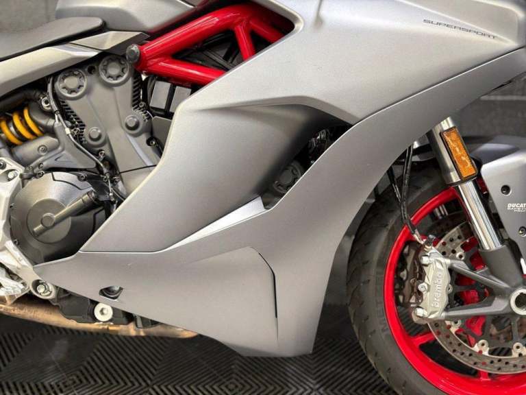 2019 69 DUCATI SUPERSPORT 937 SUPER SPORTS PETROL MANUAL EURO 4 (110 PS)