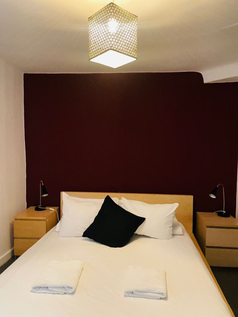 Room in shared property for girls 