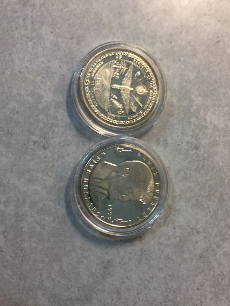 Elvis Westminster 5 dollar coin 1993 x2 
