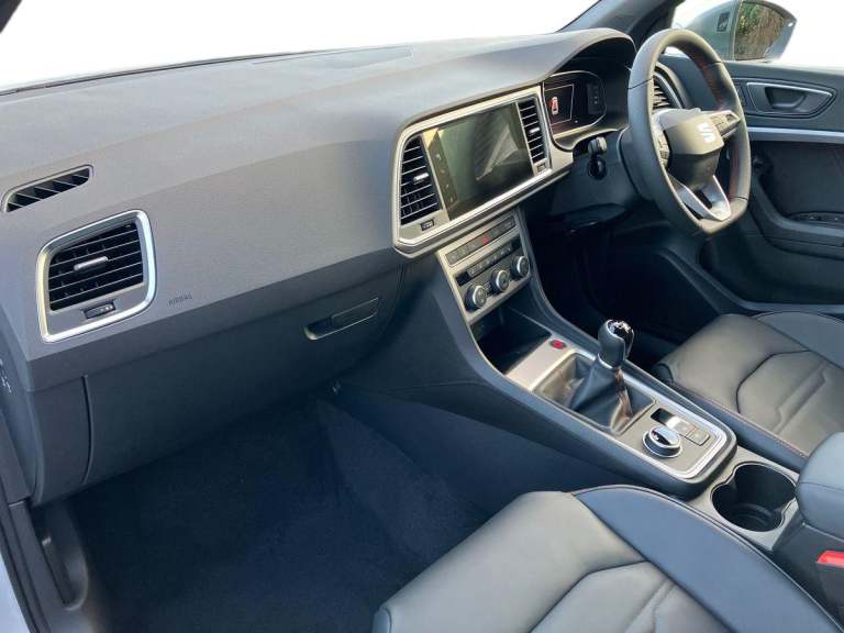 2025 SEAT Ateca 1.5 TSI EVO FR Black Edition 5dr Estate PETROL Manual