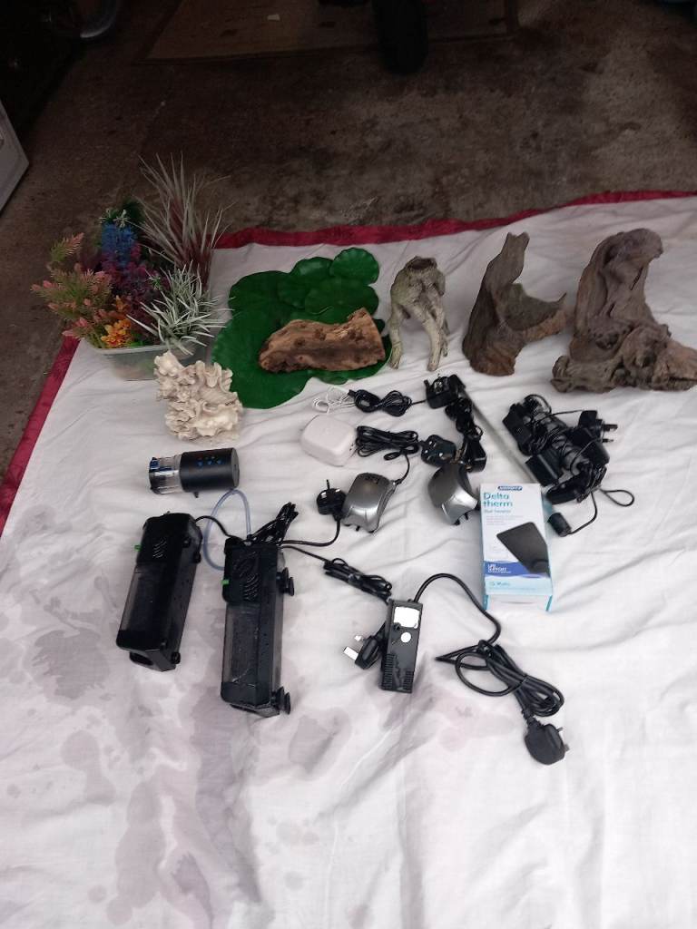 Aquarium assorted item 