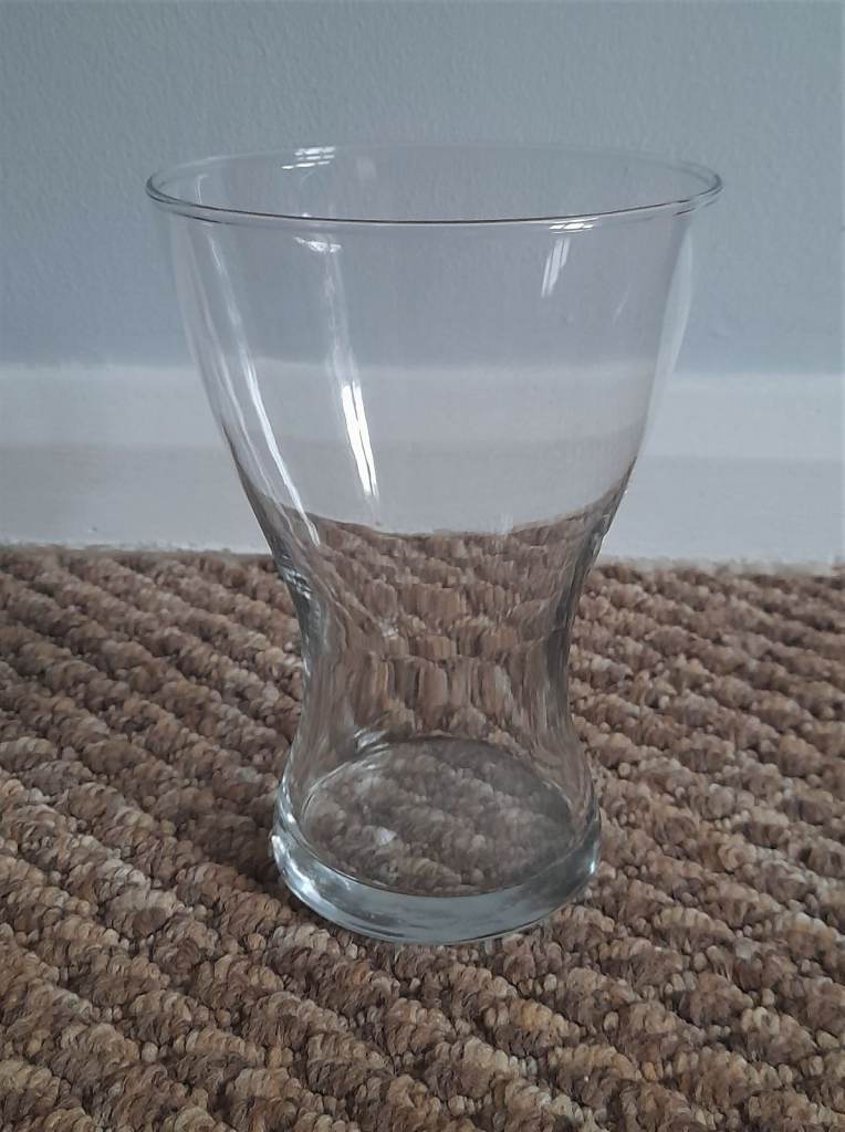 IKEA 19.5 cm Tall Clear Glass Tulip Shaped Vase for Flower Arrangement Ornament Centrepiece