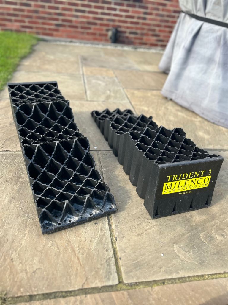 Milenco trident 3 levelling ramps