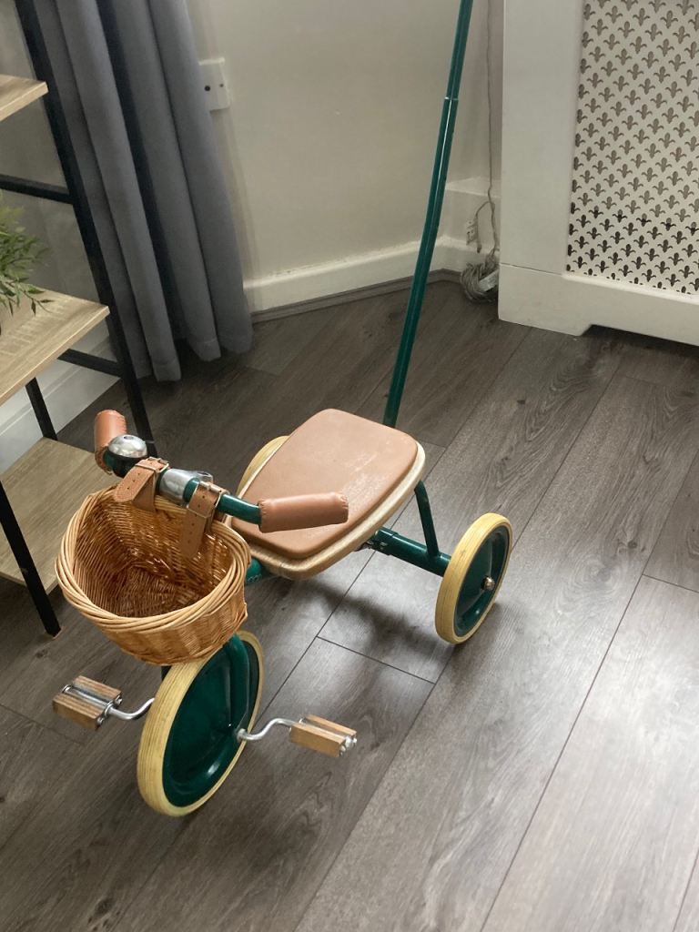 Banwood vintage trike with the basket and bell