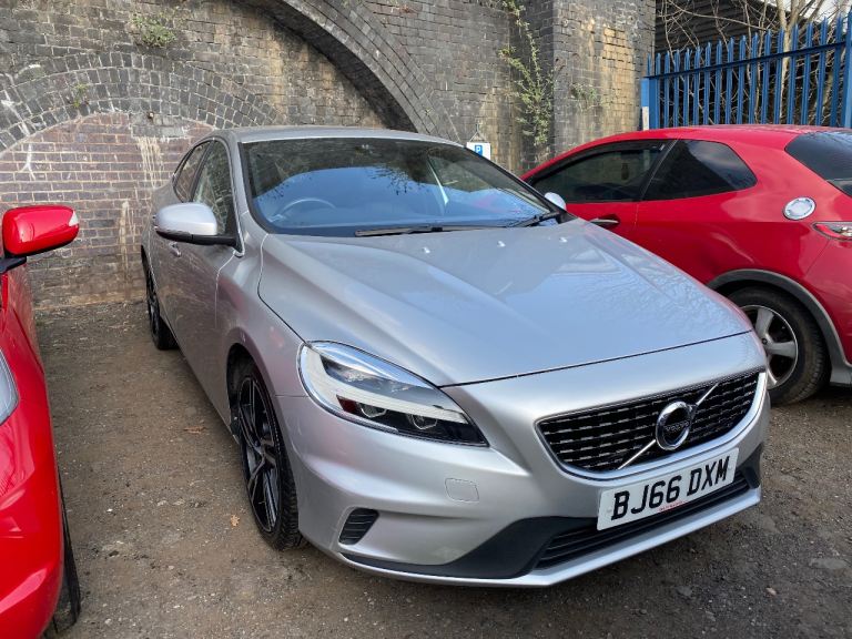 Volvo, V40, Hatchback, 2016, Manual, 1969 (cc), 5 doors