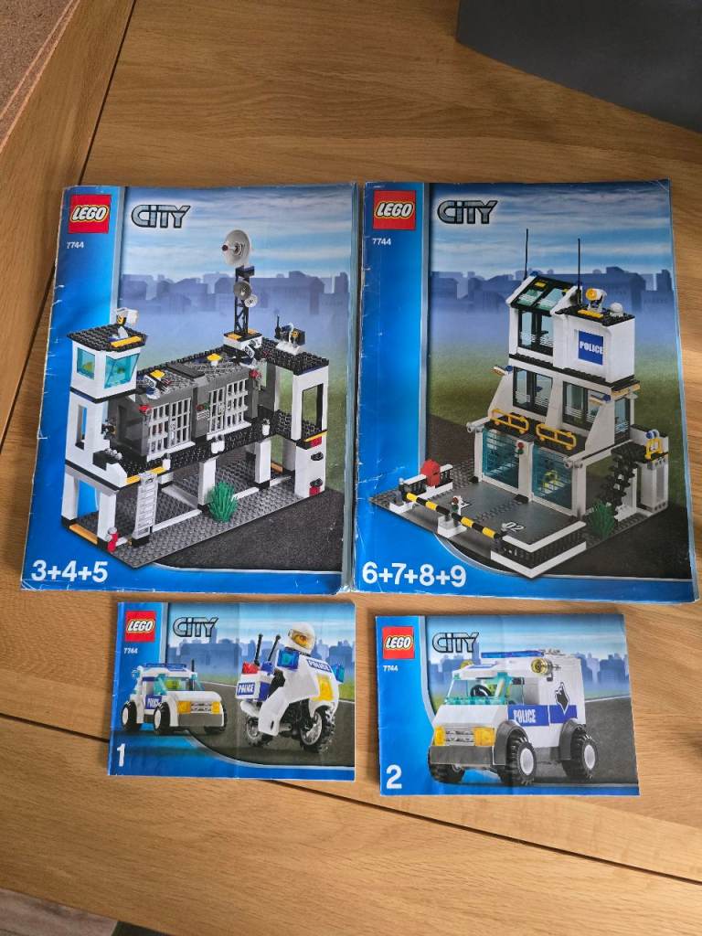 LEGO - Genuine - 7744 Lego City Police Headquarters