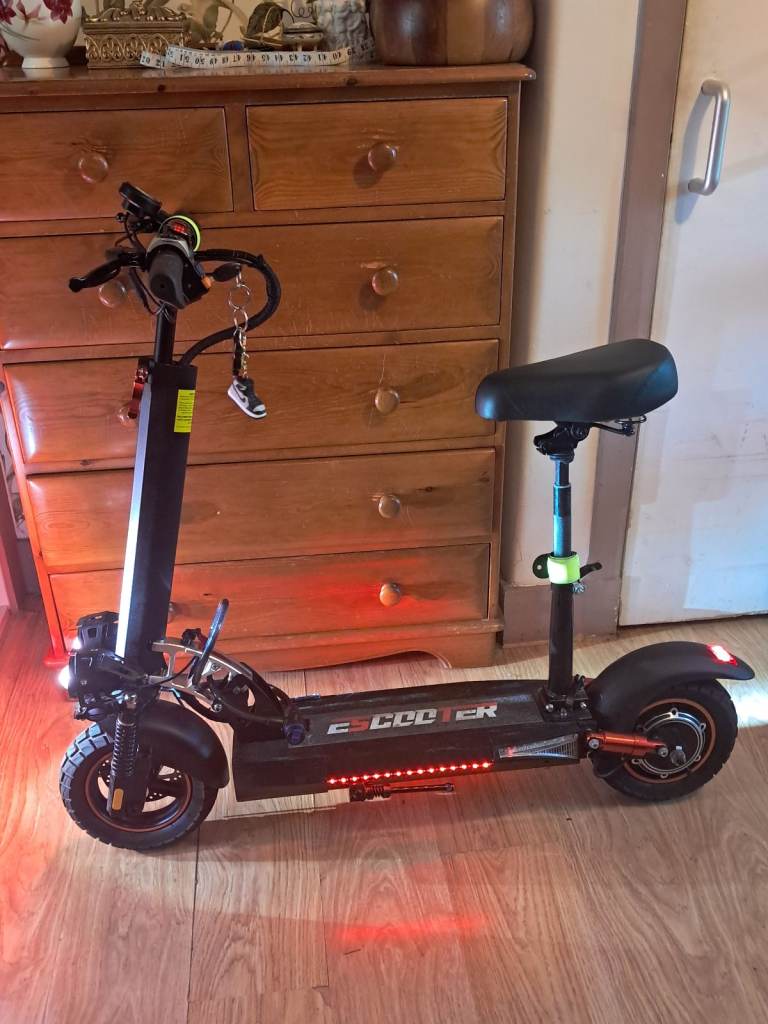 Very good condition E-scooter ,Everything working good   still have film on Desk.. 