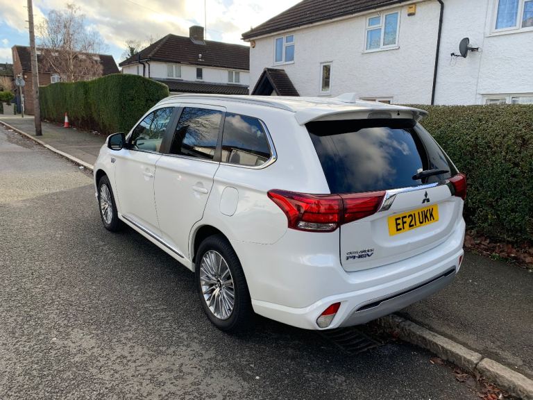 Mitsubishi, OUTLANDER, Estate, 2021, 2360 (cc) White