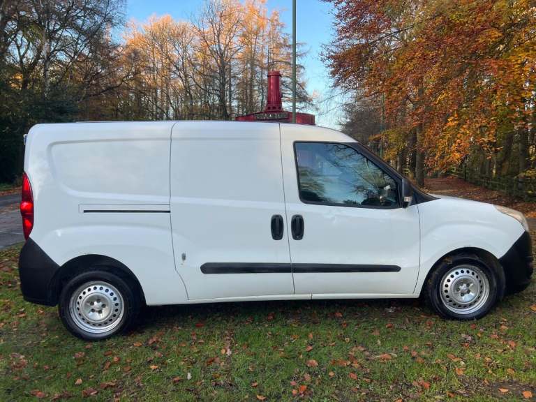 VAUXHALL COMBO 1.6 CDTi 2300 16v White Auto Diesel 2016