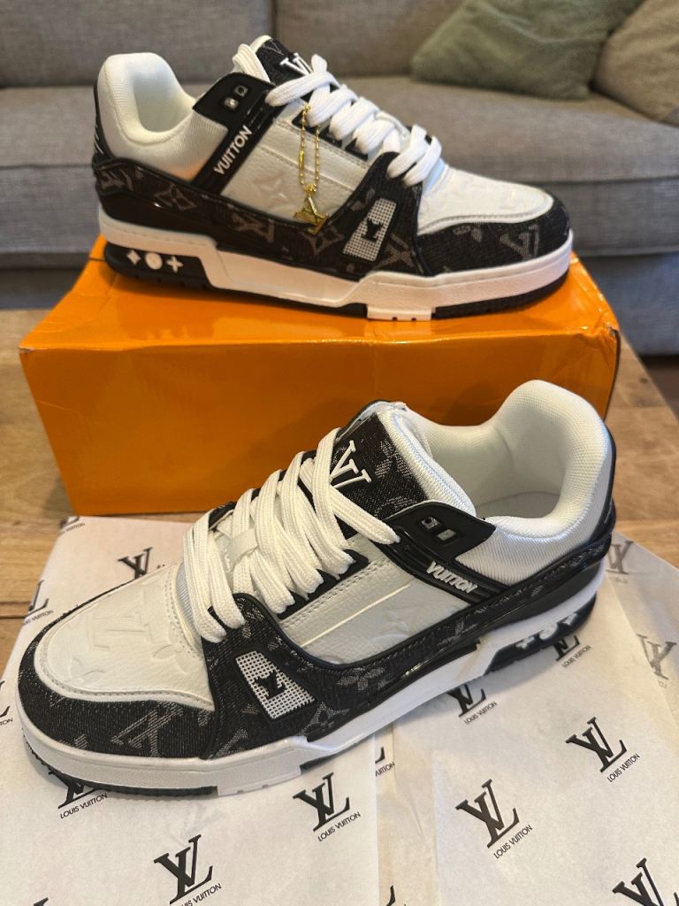 Men’s LV trainers - uk 10 brand new 