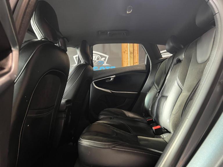 2015 Volvo V40 D2 R DESIGN 5dr HATCHBACK DIESEL Manual