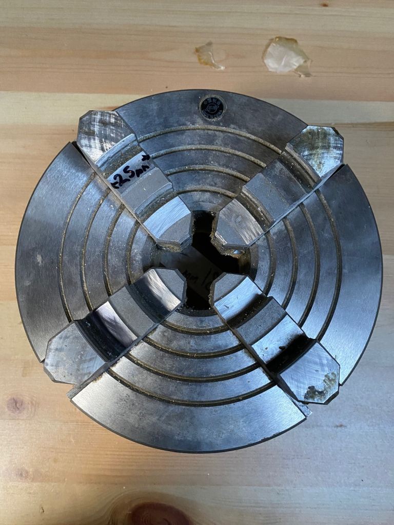 Lathe chuck 