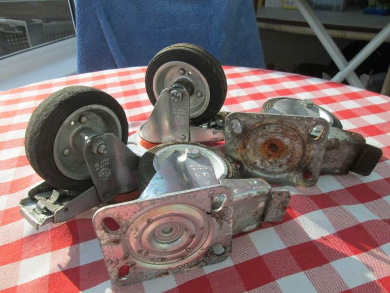 Tellure Rôta 100mm. Italian. Quality Heavy duty Braked Casters wheels. Fixing holes 80 x 50/60mm